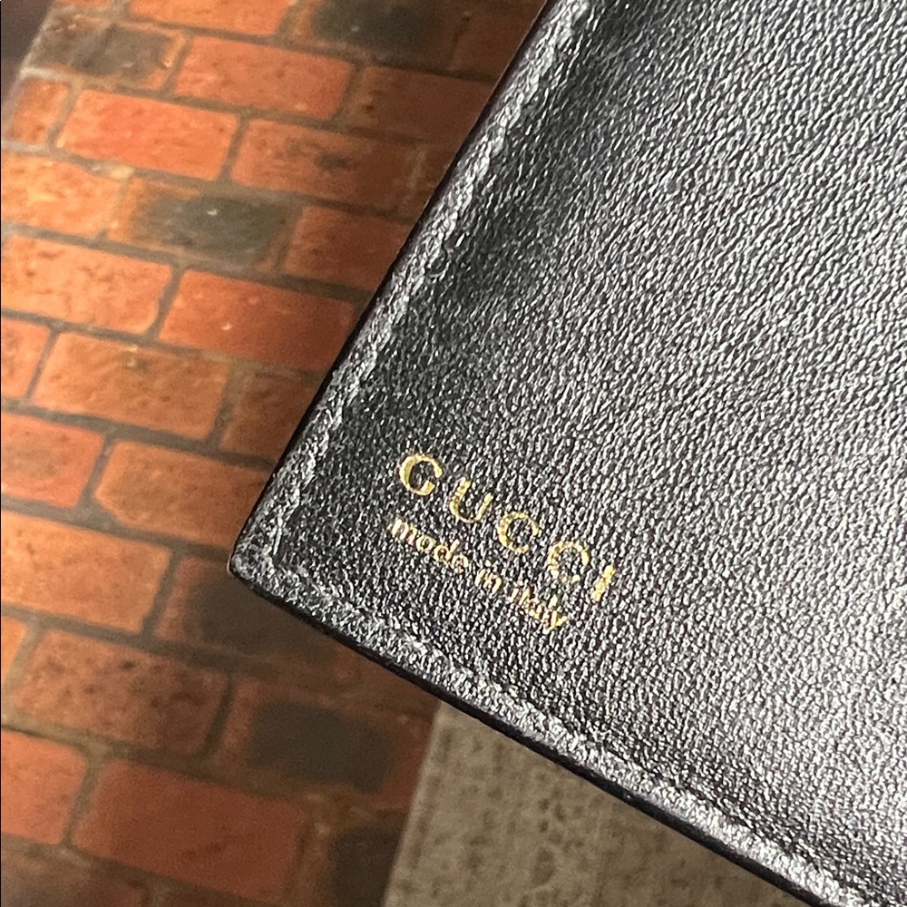 Vintage Gucci Black Leather Wallet with Gold Tone Clasp - Picture 10 of 16
